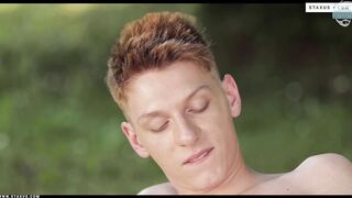 Игры в саду: гей порно видео с аппетитными фруктами